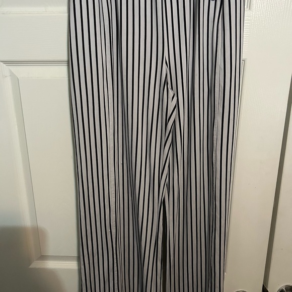 Robert‎ Louis Monochrome Striped Apparel - Picture 1 of 3